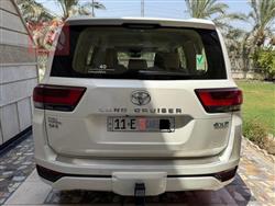 تۆیۆتا لاند کروزەر